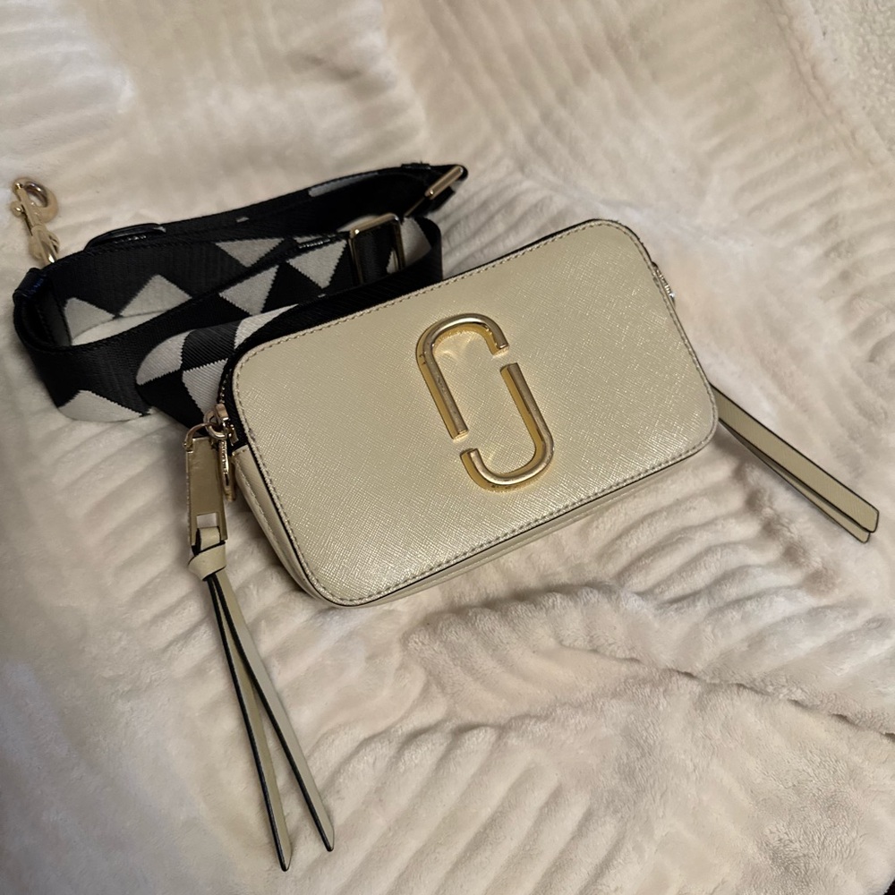 Marc Jacobs Cream Crossbody Bag SNAPSHOT with Gold Details